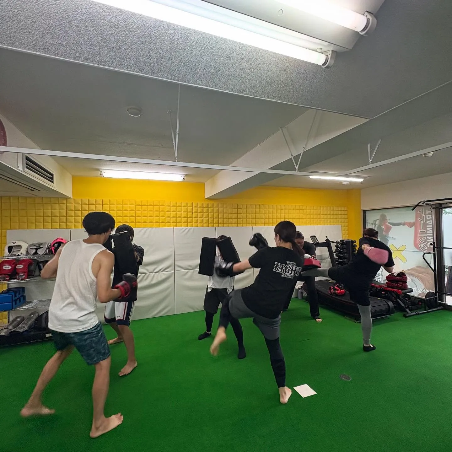 休日の朝はジムからスタート💪